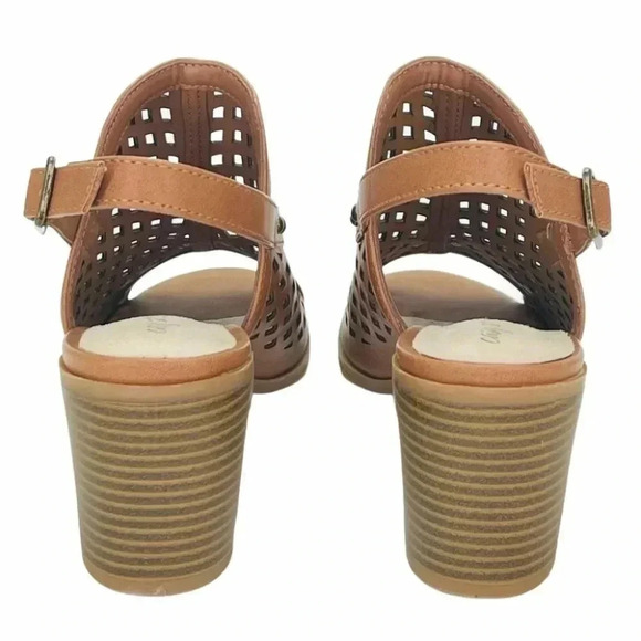 Easy Street Erin Tan Burnish Women's Sandals - Picture 6 of 13